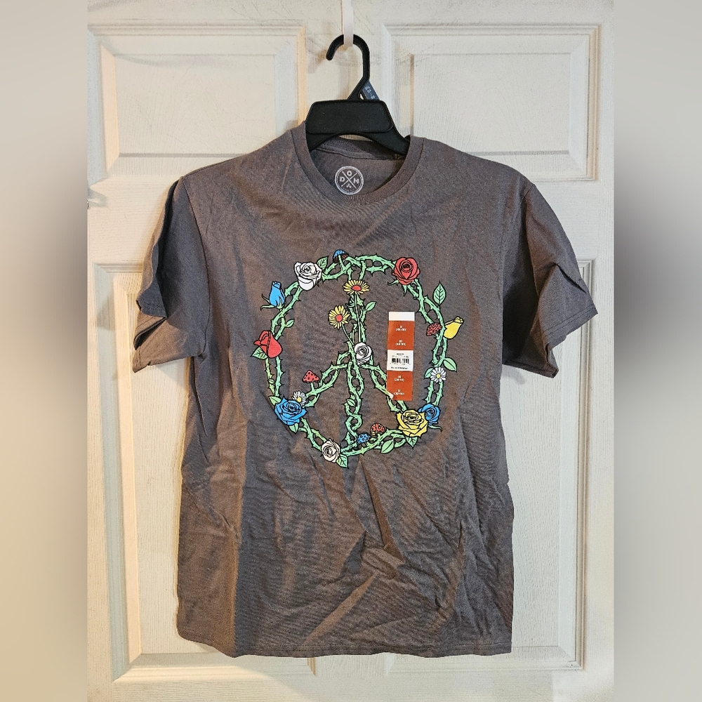 DOM PEACETHORN GRAPHIC TEE: GRAY: NEW WITH TAGS: ADULT SIZE M